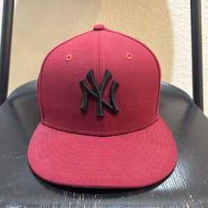 New Era New York Yankees Fitted Hat (Size 7 3/8)